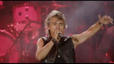 Dopo l'abbraccio dei 100.000 di Campovolo Luciano Ligabue rilancia