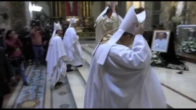 La messa per ricordare il Papa nella Cattedrale di Buenos Aires