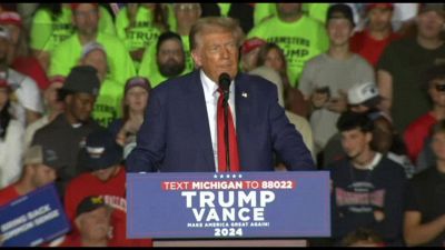 Usa, Trump ai suoi elettori: dite a Kamala che è licenziata