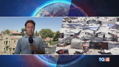 Sulla striscia di Gaza bombardamenti e aiuti