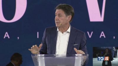 Base M5S con Conte L'ira di Beppe Grillo