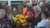 Osimhen arriva a Istanbul e torna al Galatasaray, il delirio dei tifosi del CimBom