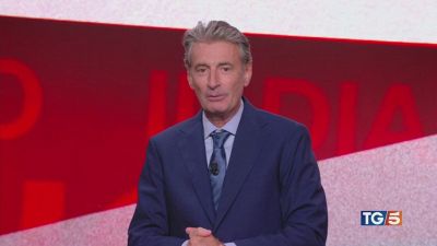 Milo Infante debutta su Canale 5 con "Verità nascoste - Il diario",