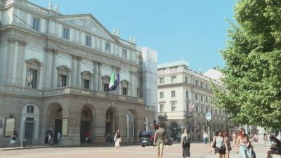 Stop al look da spiaggia, alla Scala ritorna il "dress code"