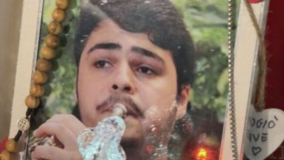 Videochiamate dal carcere ai familiari e i post sui social