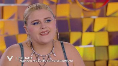 BigMama: "Tagliavo il mio corpo per autolesionismo"