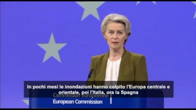 Ursula von der Leyen promette assistenza alla Spagna inondata