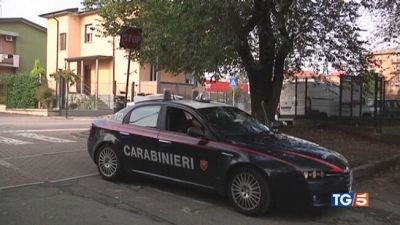Barista rapinata e poi violentata
