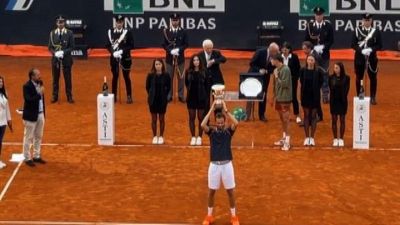 Tennis, Internazionali Bnl d'Italia: il russo Medvedev re di Roma