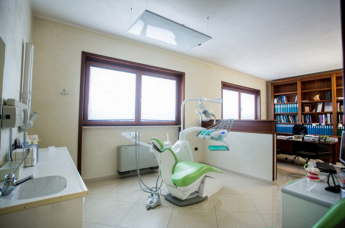 Studio Dentistico Stefanelli - Botrugno  IMPLANTOLOGIA