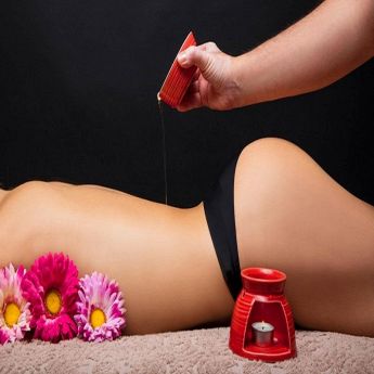 ZERO WELLNESS & LUXURY MASSAGES l oleazione prima del massaggio