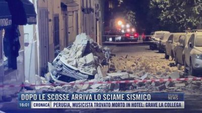 Breaking News delle 16.00 | Dopo le scosse arriva lo sciame sismico