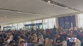 Italiani bloccati task force Farnesina