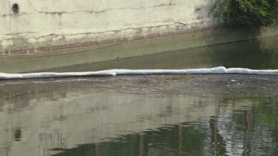 Milano, sversamento di gasolio nel Naviglio, chiazza di 28 km